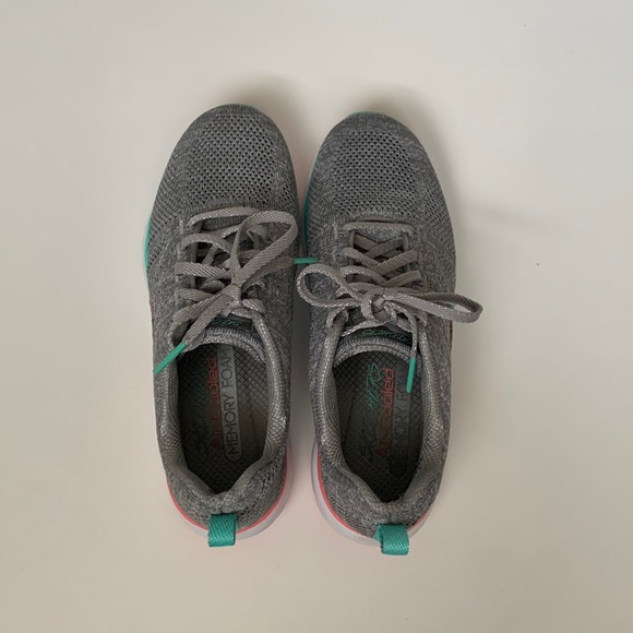 SKETCHERS Lite-Weight Air-Cooled Memory Foam Trainers. - Picture 2 of 6